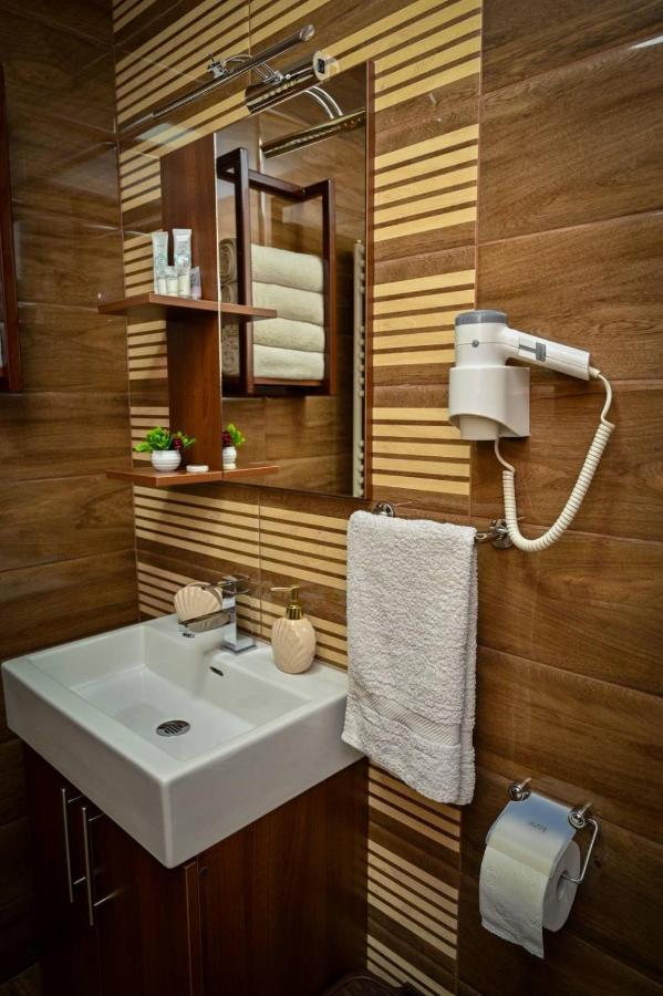 Studio Apartmani Emili Apartman Br 2 Биелина Экстерьер фото